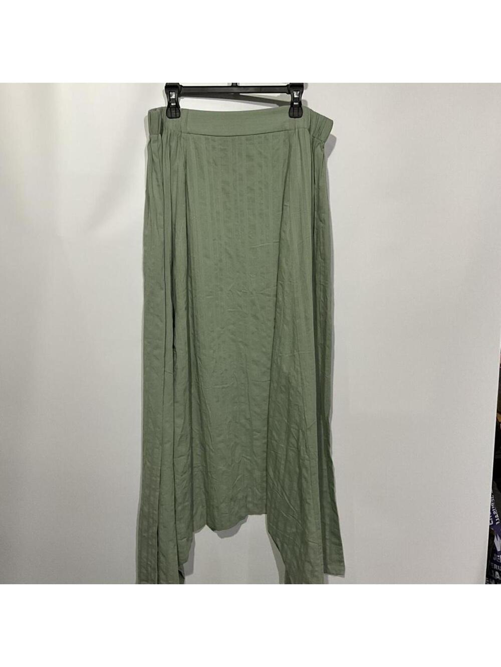 SHEIN Women's Green Skirt